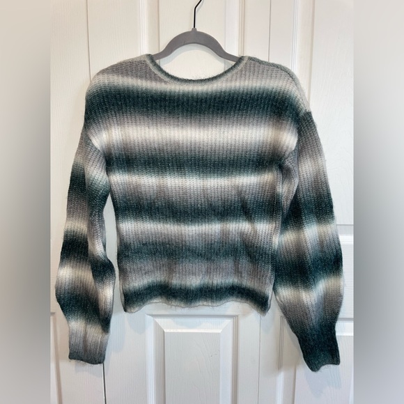 Cozy Top - Picture 2 of 2